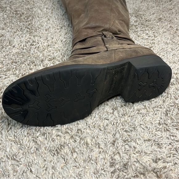 Chocolate Brown women’s boots knee high, baretraps - Picture 7 of 10